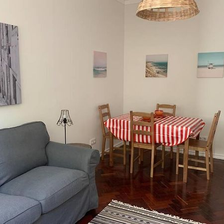 Casa Do Largo Sardinha - Very Central Apartment With Ac Lisbon Bagian luar foto