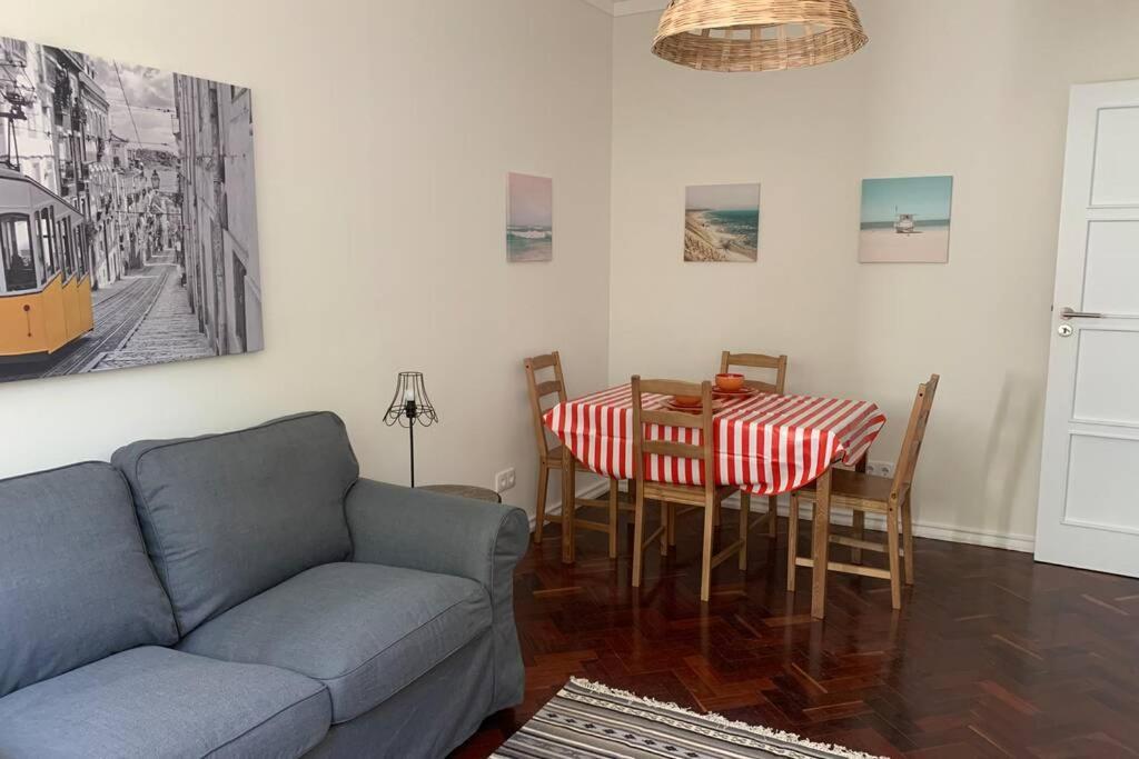Casa Do Largo Sardinha - Very Central Apartment With Ac Lisbon Bagian luar foto